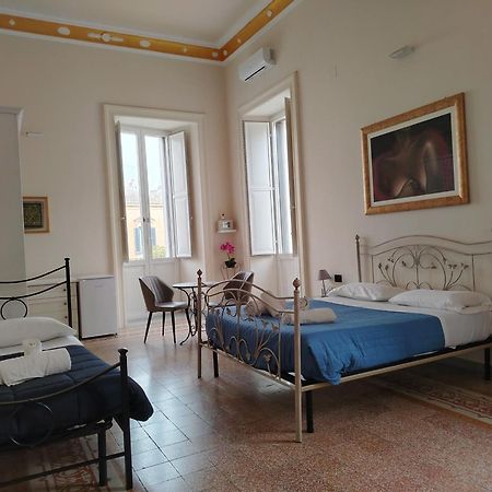Bed and Breakfast Palazzo Castellano Lecce Zewnętrze zdjęcie